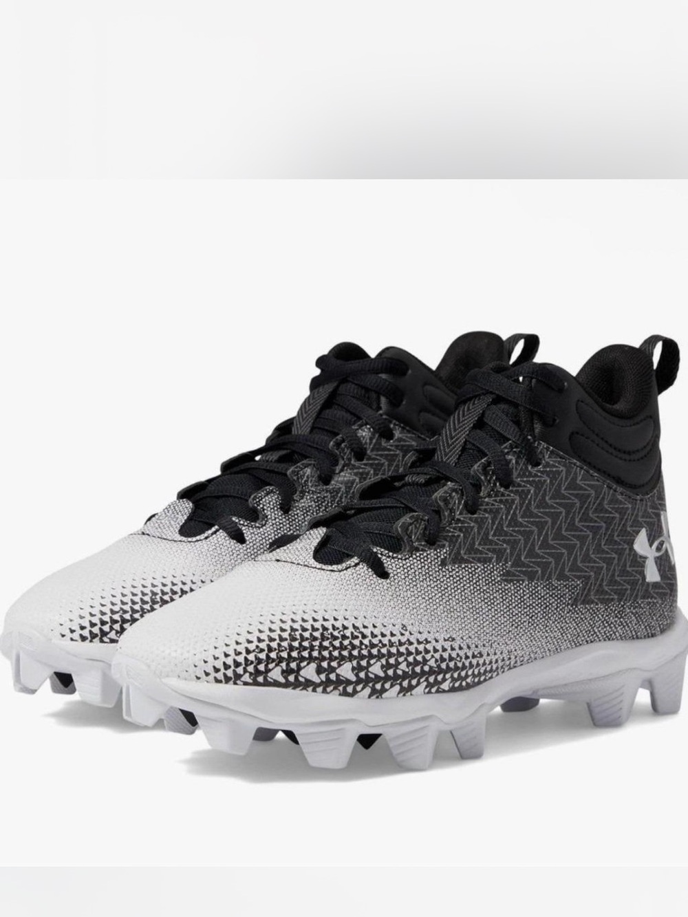 Under Armour boys Football Spotlight 3.0 Rubber Molded size 13 kids